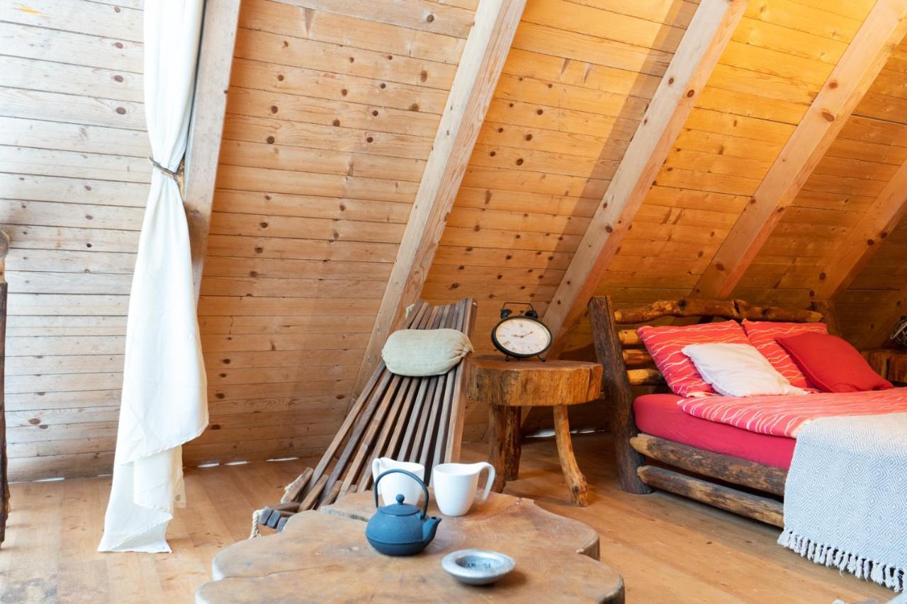 Počitniška hiša Camp Korita *